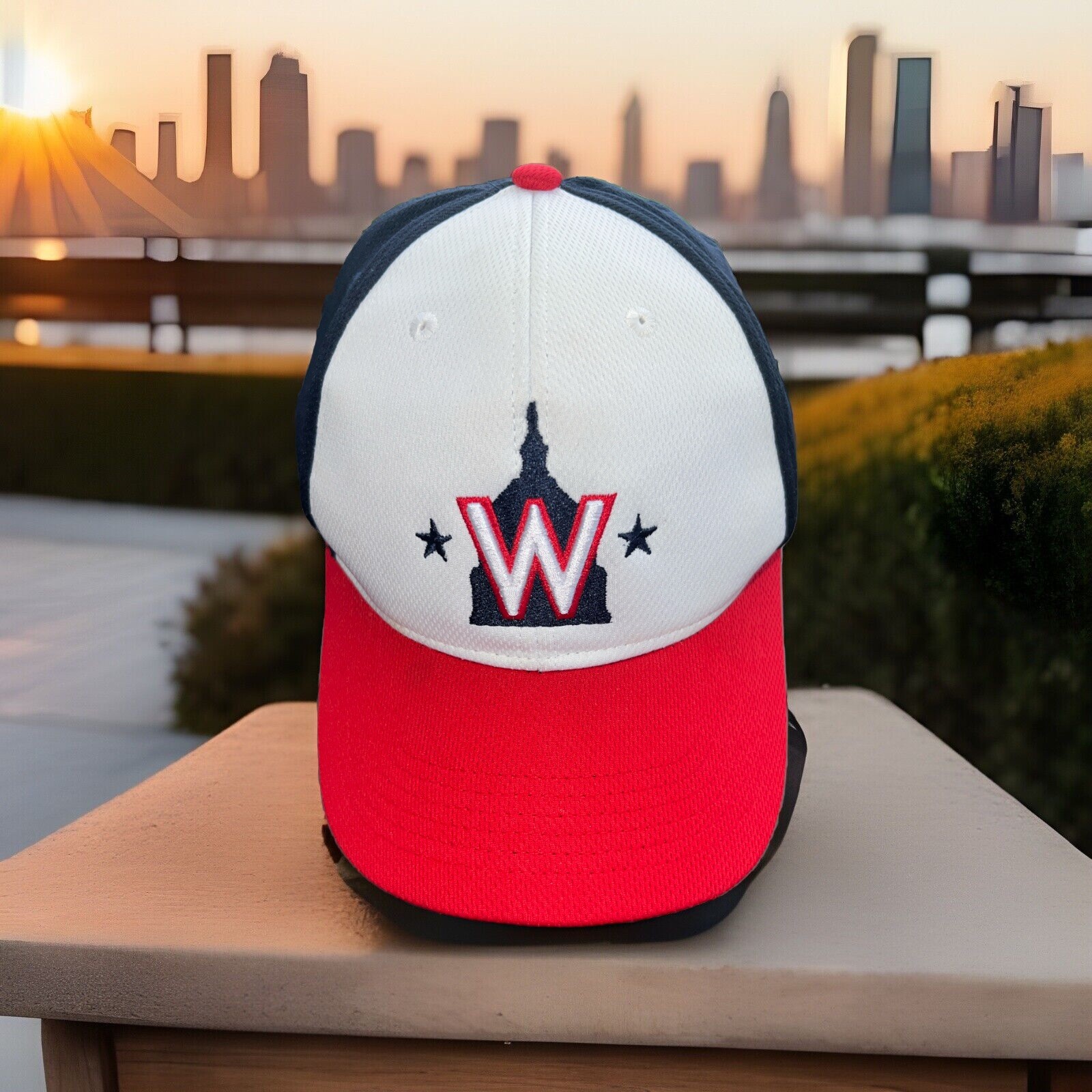 Washington Nationals Navy w Red Bill Hat Cap RWB W on Capitol MLB Hook Loop EUC