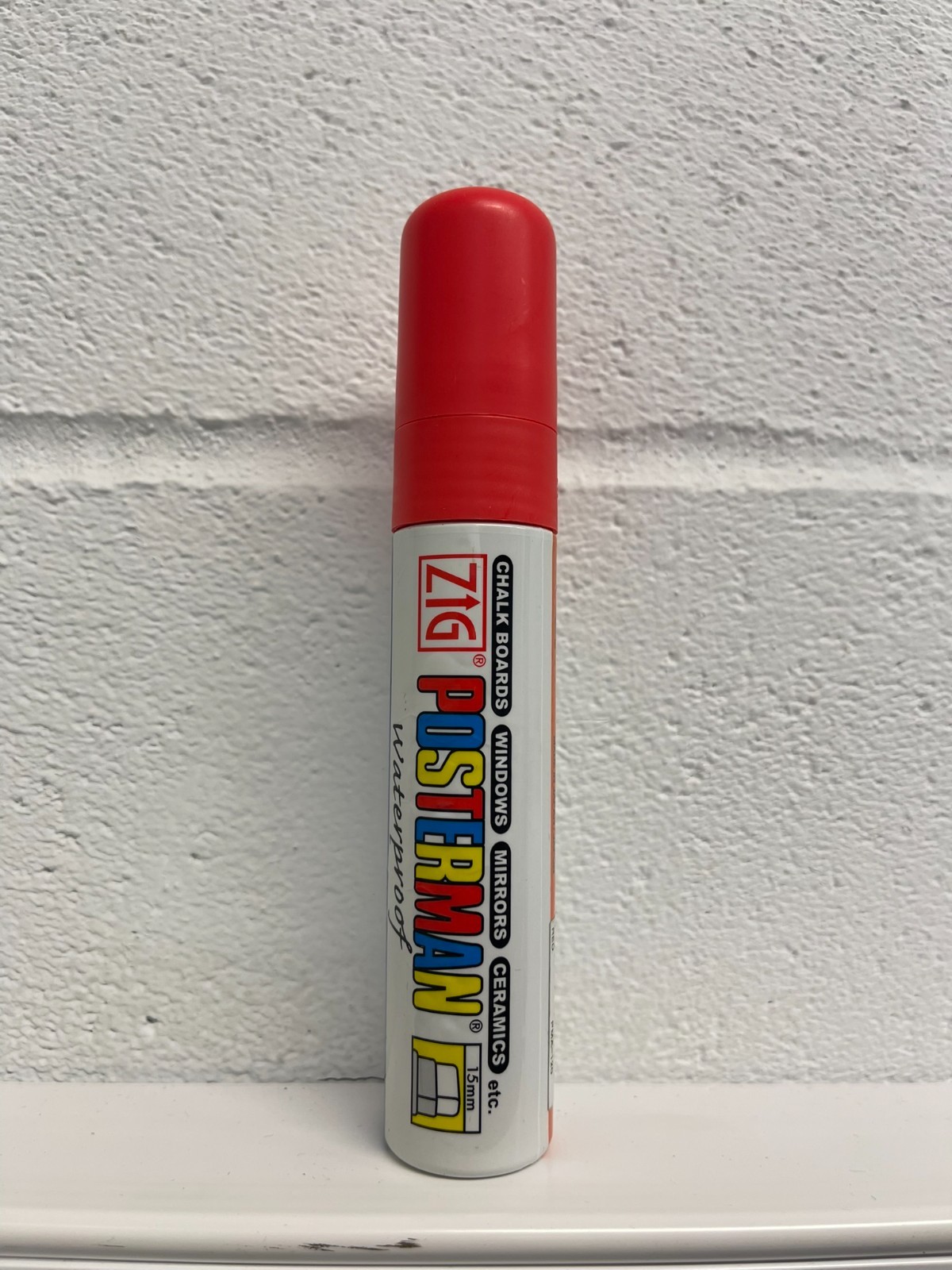 Kuretake ZIG Posterman Waterproof PMA-120 Liquid Chalk Pen 15mm Chisel Tip – Red