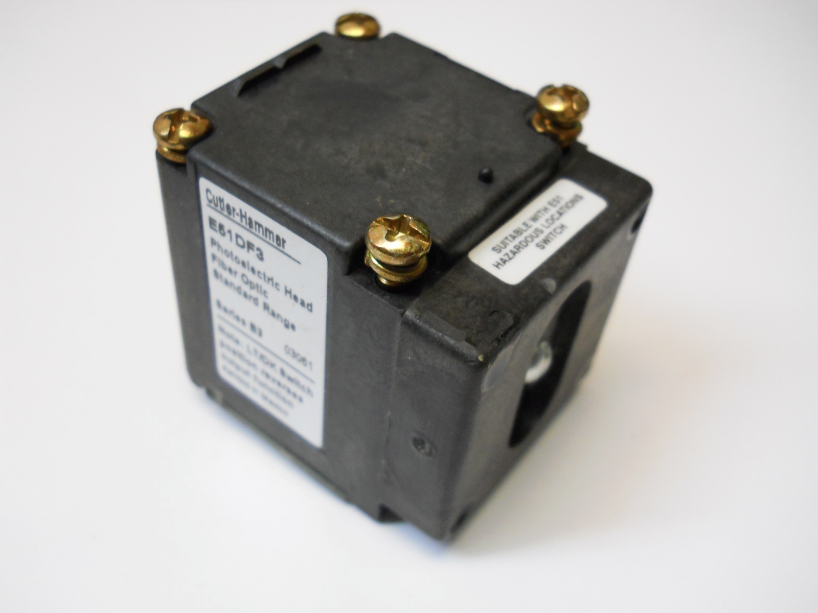 CUTLER HAMMER E51DF3 FIBER OPTIC PHOTOELECTRIC HEAD NEW CONDITION NO BOX