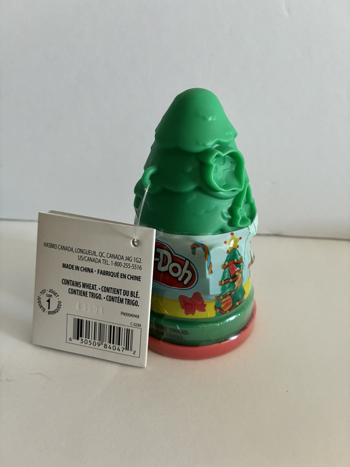 Play-Doh Christmas Tree Modeling Clay Compound Holiday 2oz kids
