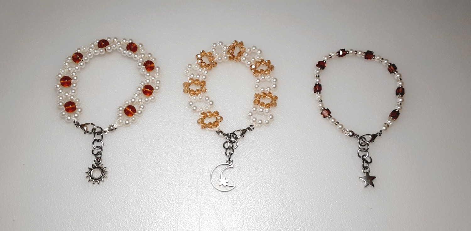 DAINTY GLASS, FAUX PEARLS ADJUSTABLE STAINLESS BEADED BRACELETS BROWN & WHITE