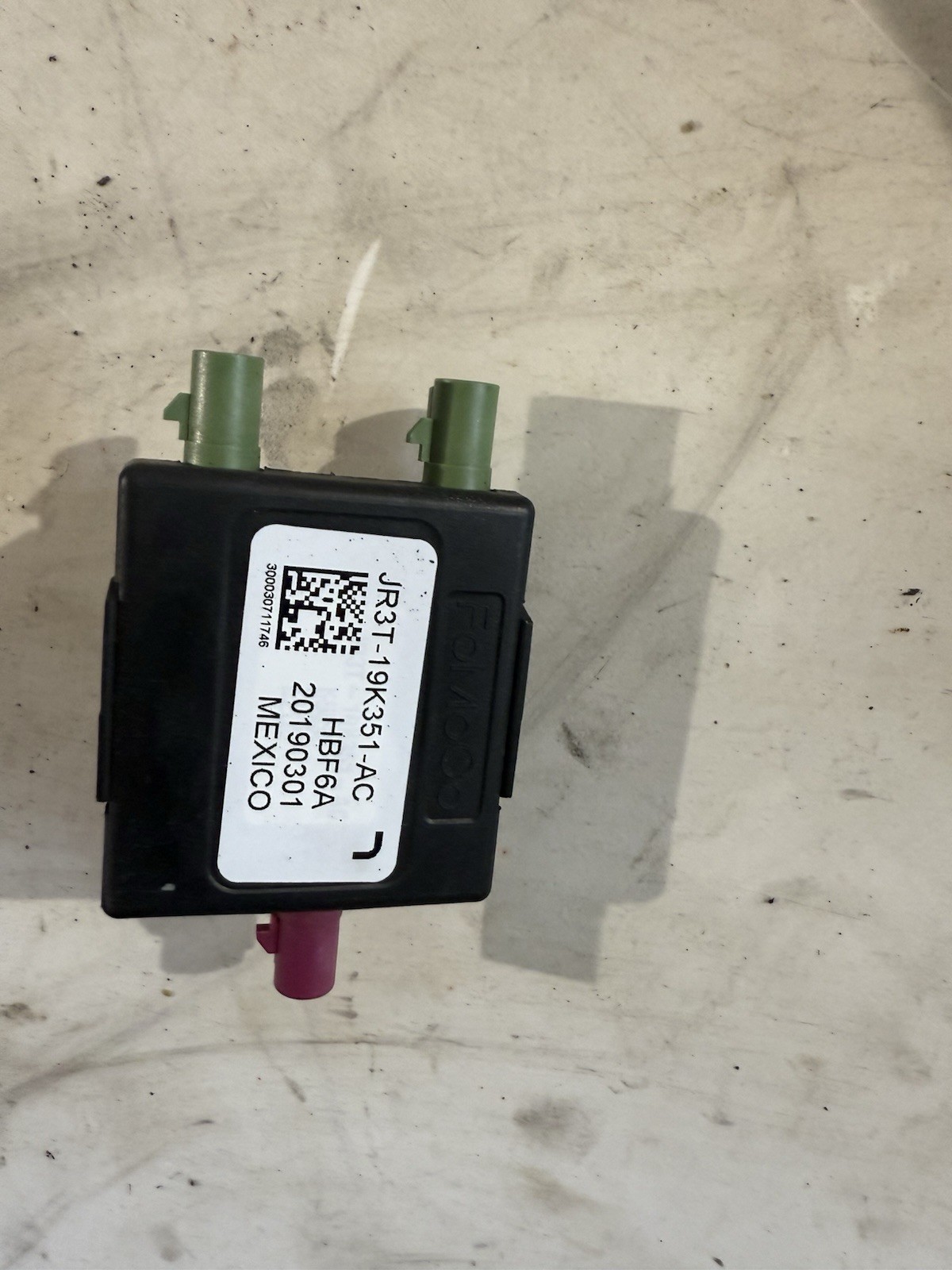 2018-2021 Ford Mustang Antenna Amplifier Module JR3T-19K351-AC OEM