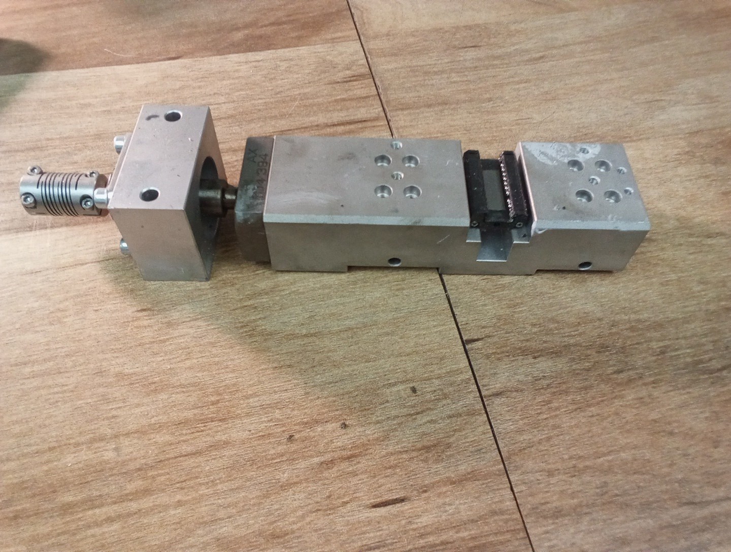 THK AX 804394