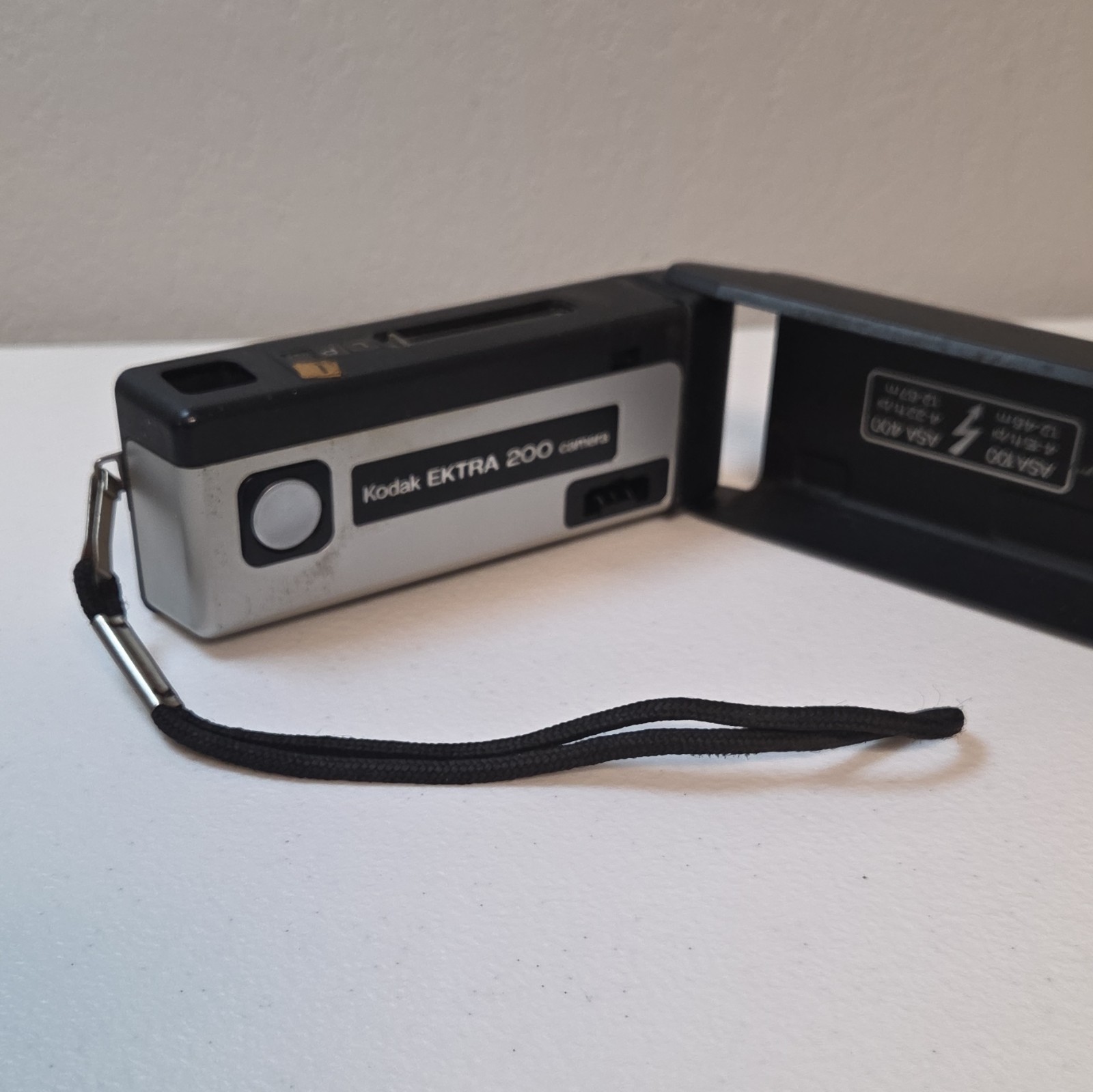 Kodak EKTRA 200 Subminiature 22mm Film Camera Fixed Focus Black/Silver