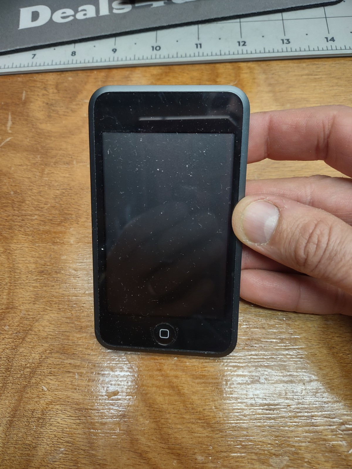 Apple iPod Touch model A1288 8gb Chrome Excellent Pre Owned Condition