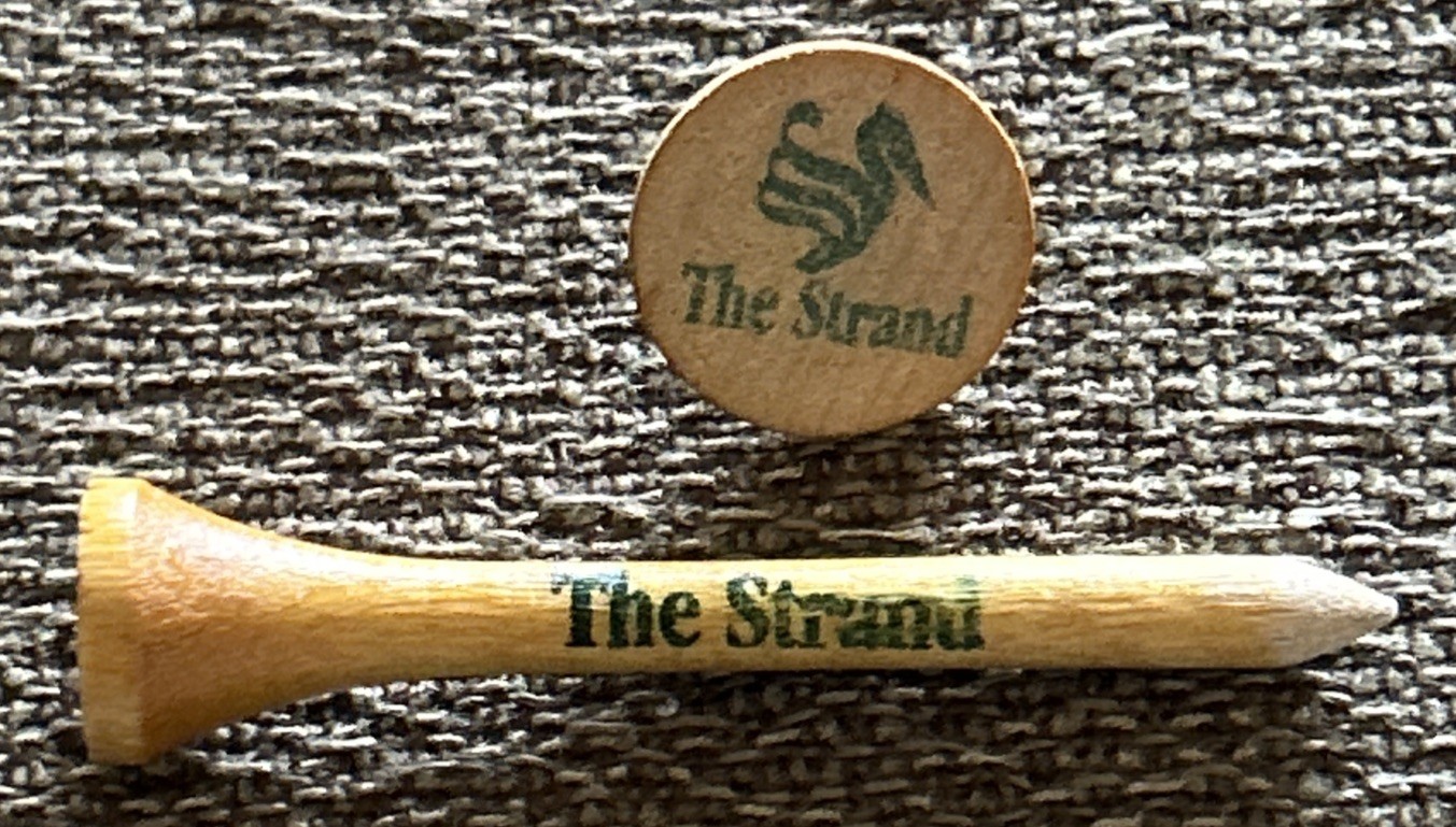 Vtg THE CLUB AT THE STRAND 2-3/16" Wooden Golf Tee & Ball Marker N. Naples, FL.