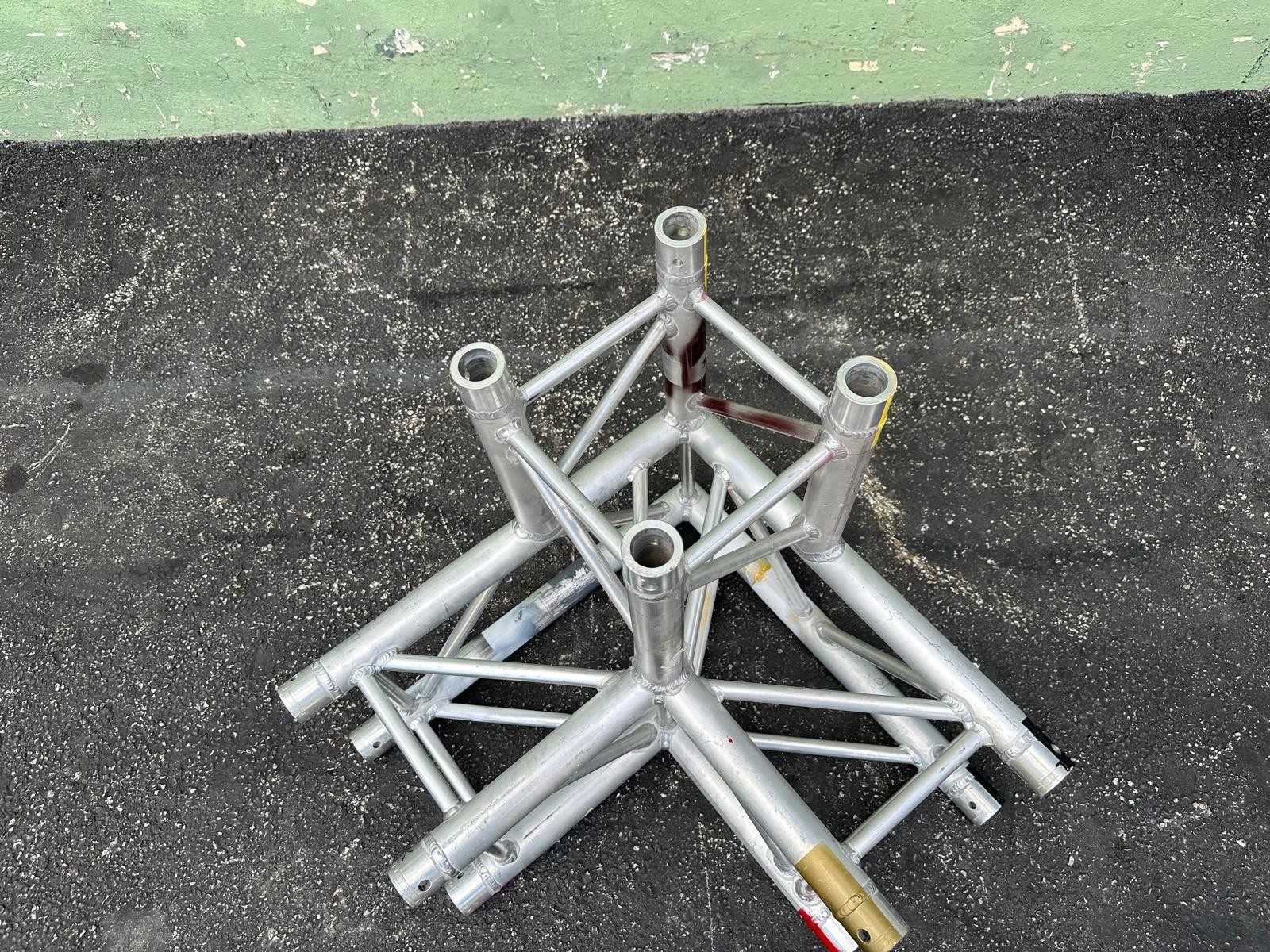 Total Structures custom Tlc212t T-style 3 way corner Truss #3234 #3265 (One)THS