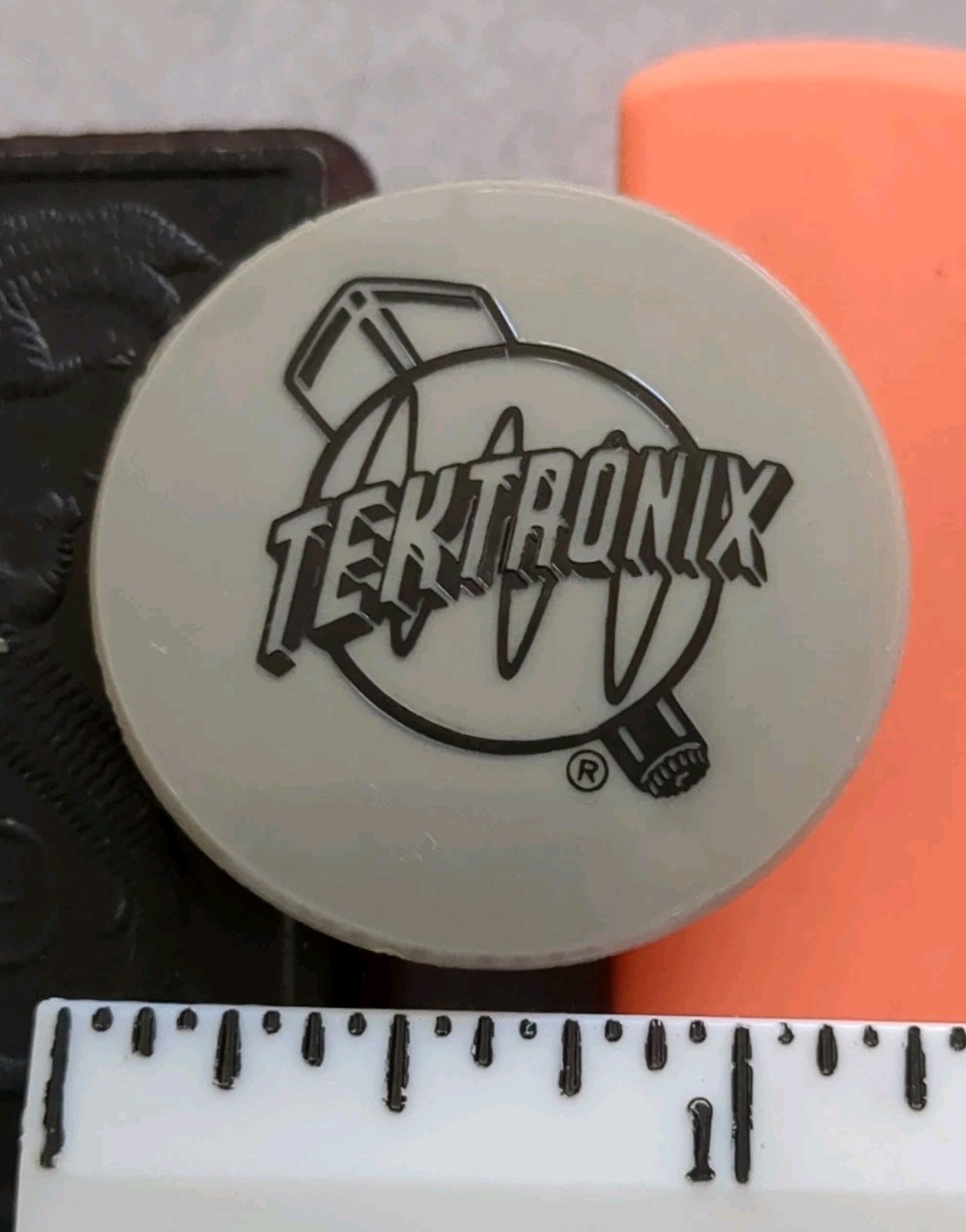 1x Vintage TEKTRONIX 1.25" Round Plastic Emblem Button Electronics Oscilloscope