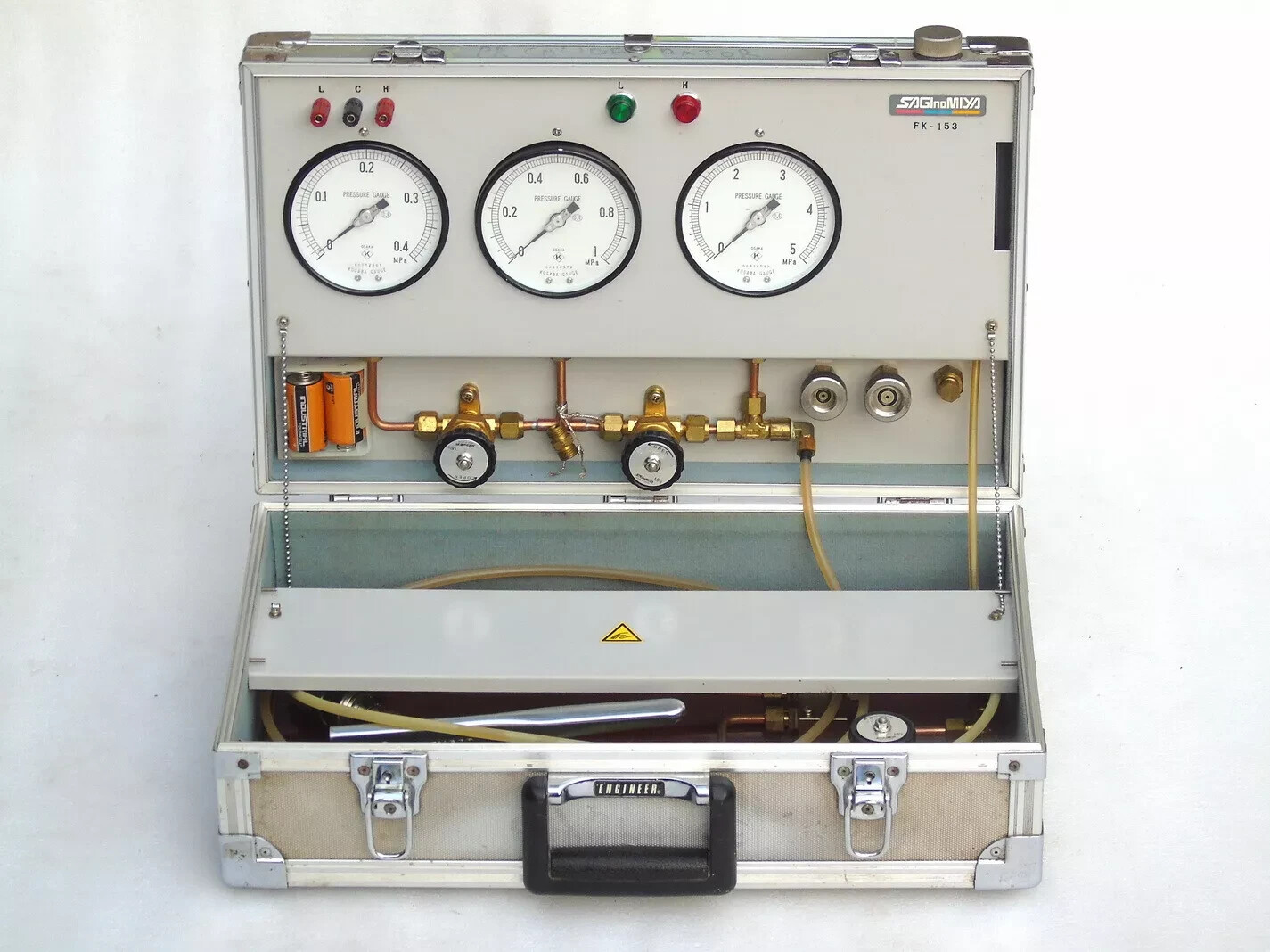 SAGINOMIYA FK-153 HYDRAULIC PRESSURE GAUGE CALIBRATOR PERFORMANCE TESTING KIT