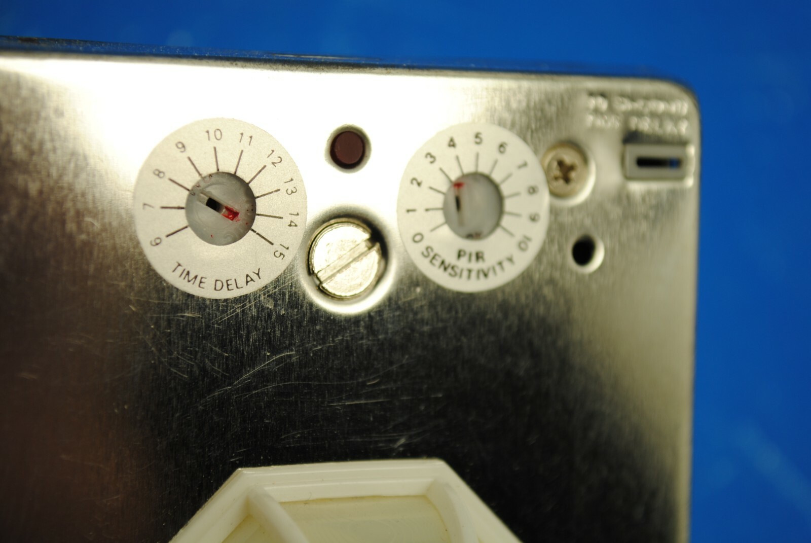 Universal Energy Control Model PIR-1000 Passive Infrared Occupancy Sensor 24 VDC