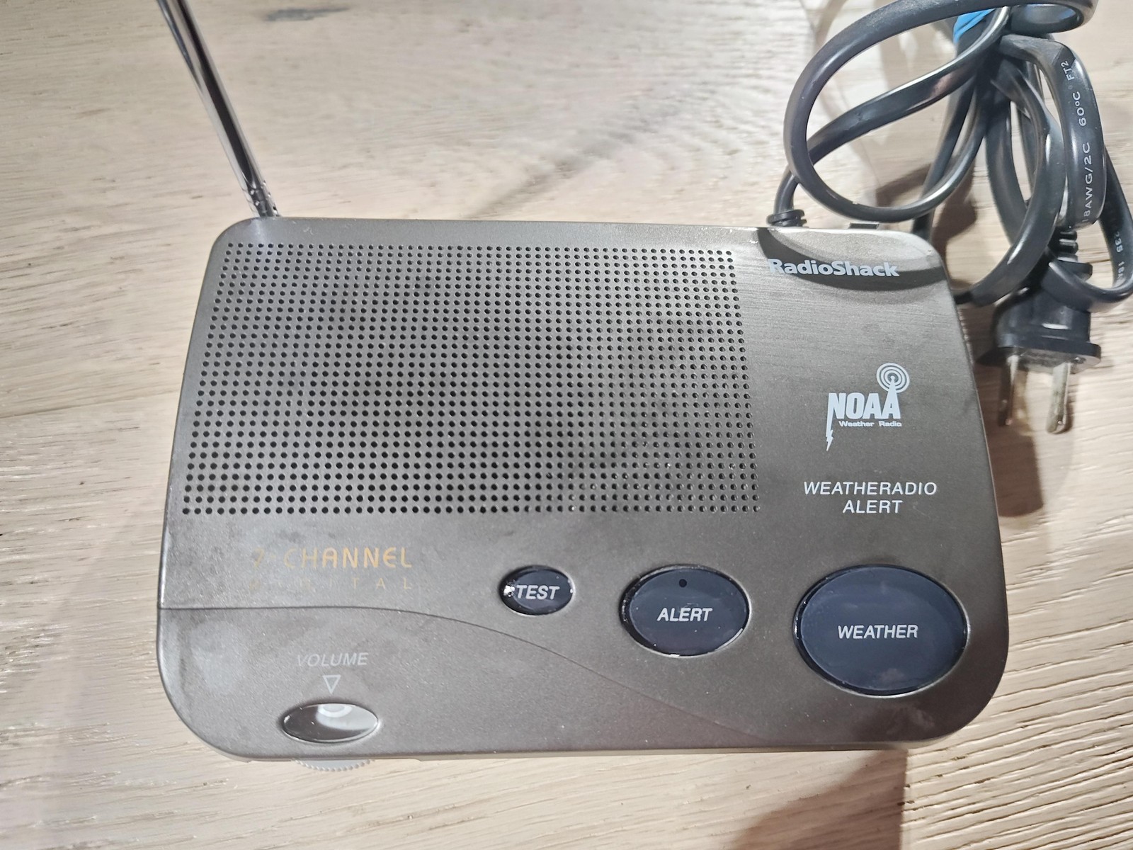 RadioShack 12-247B NOAA Weatheradio Alert 7 Channel Desktop Weather Radio Alarm