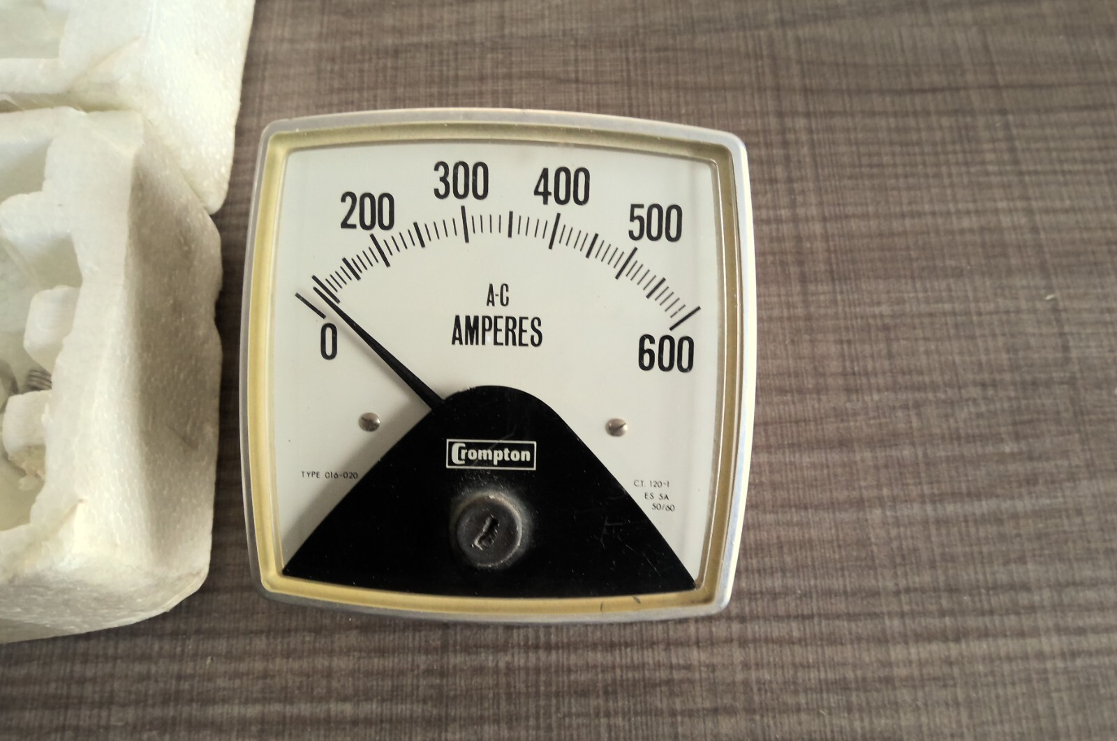 CROMPTON INSTRUMENTS TYPE 016-020 AC AMP METER 0-600