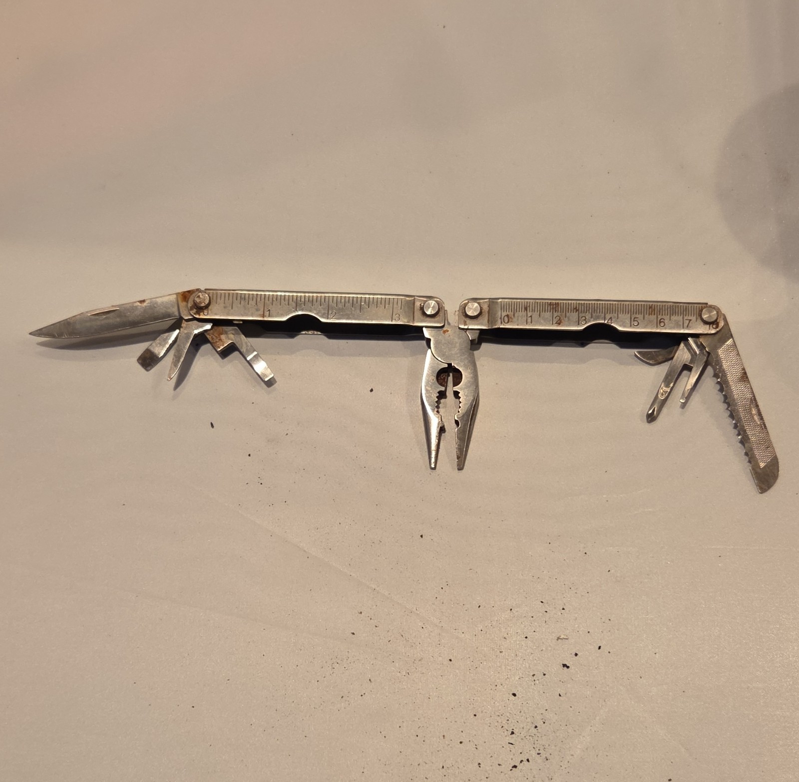 Stainless Steel Multi-Tool 15 Functions with Pliers, Knife, Saw, Screwdriver