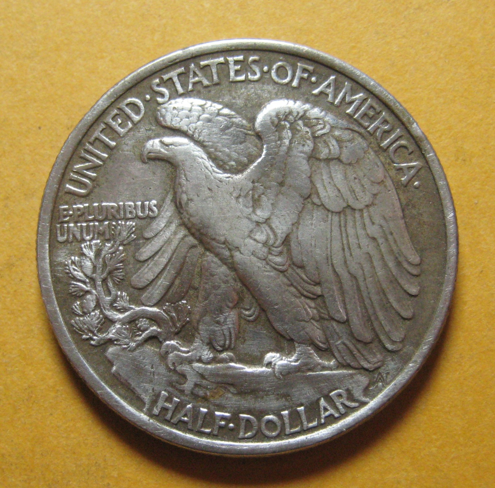 1943 Walking Liberty Silver Half Dollar - * 90% Silver * - (P4892)