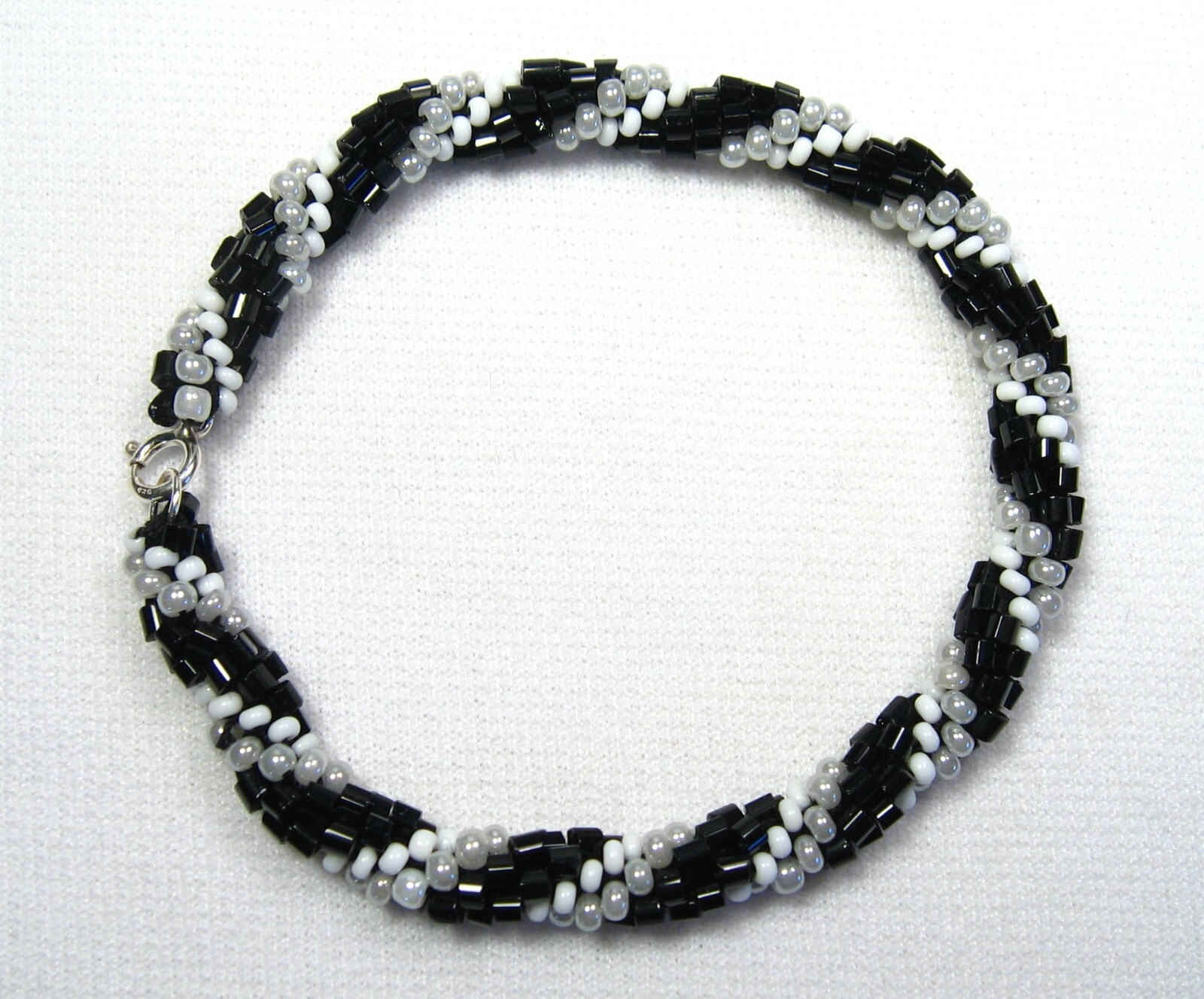Lyn's Jewelry Black and White Glass Beaded Bracelet
