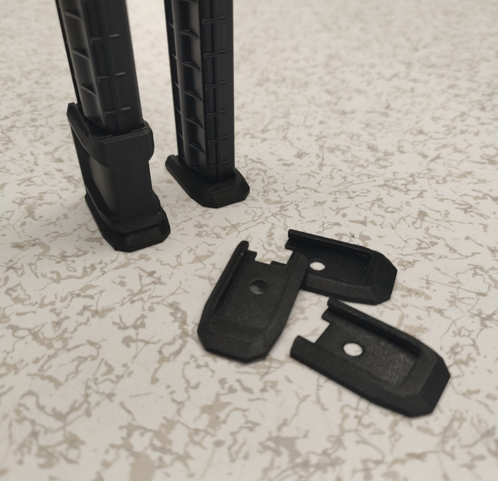 Flared carbon-polymer P17 mag baseplate (set of 3)
