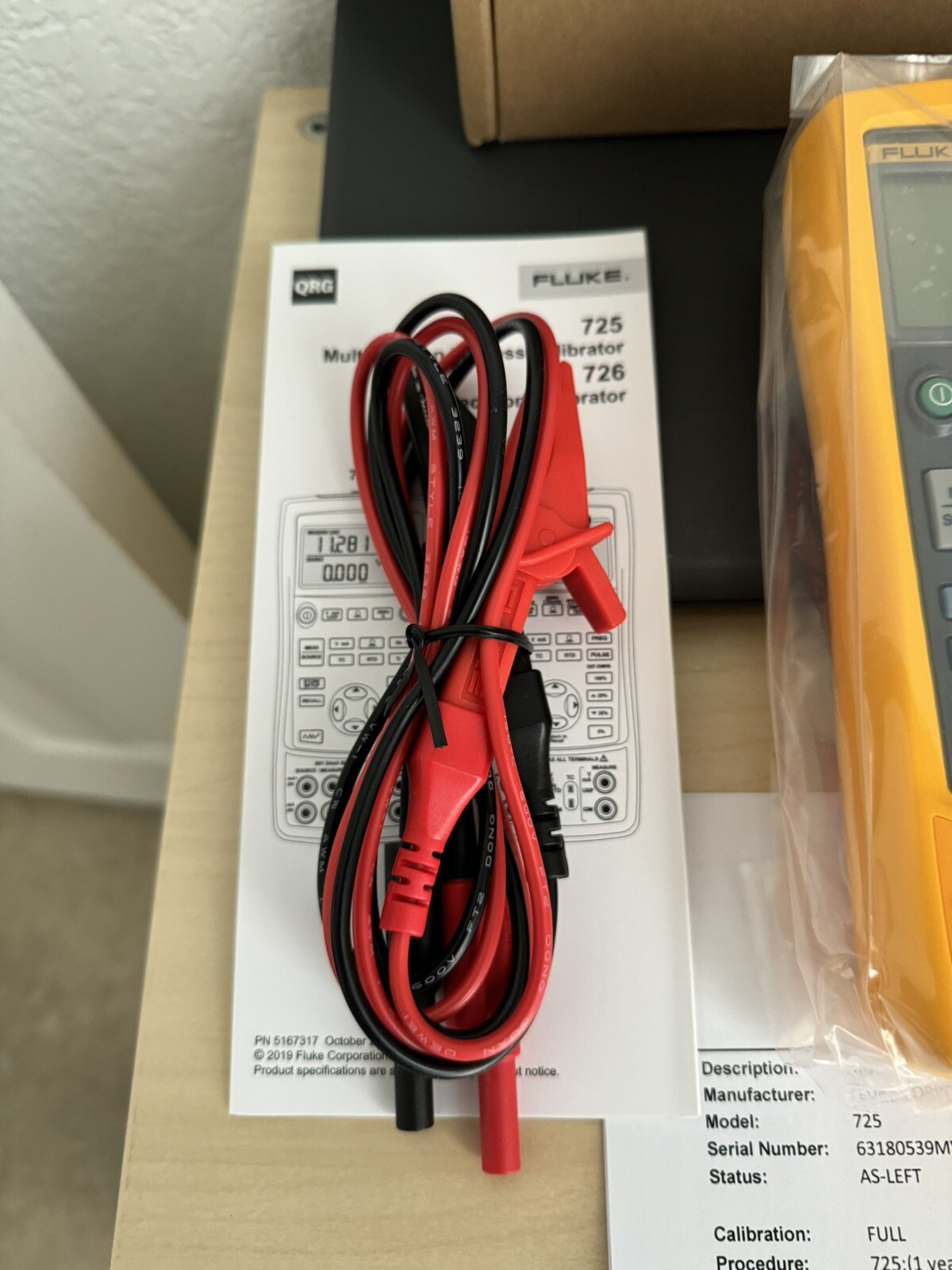 FLUKE 725 Multifunction Process Calibrator W / Leads/ BOX CAL 2023