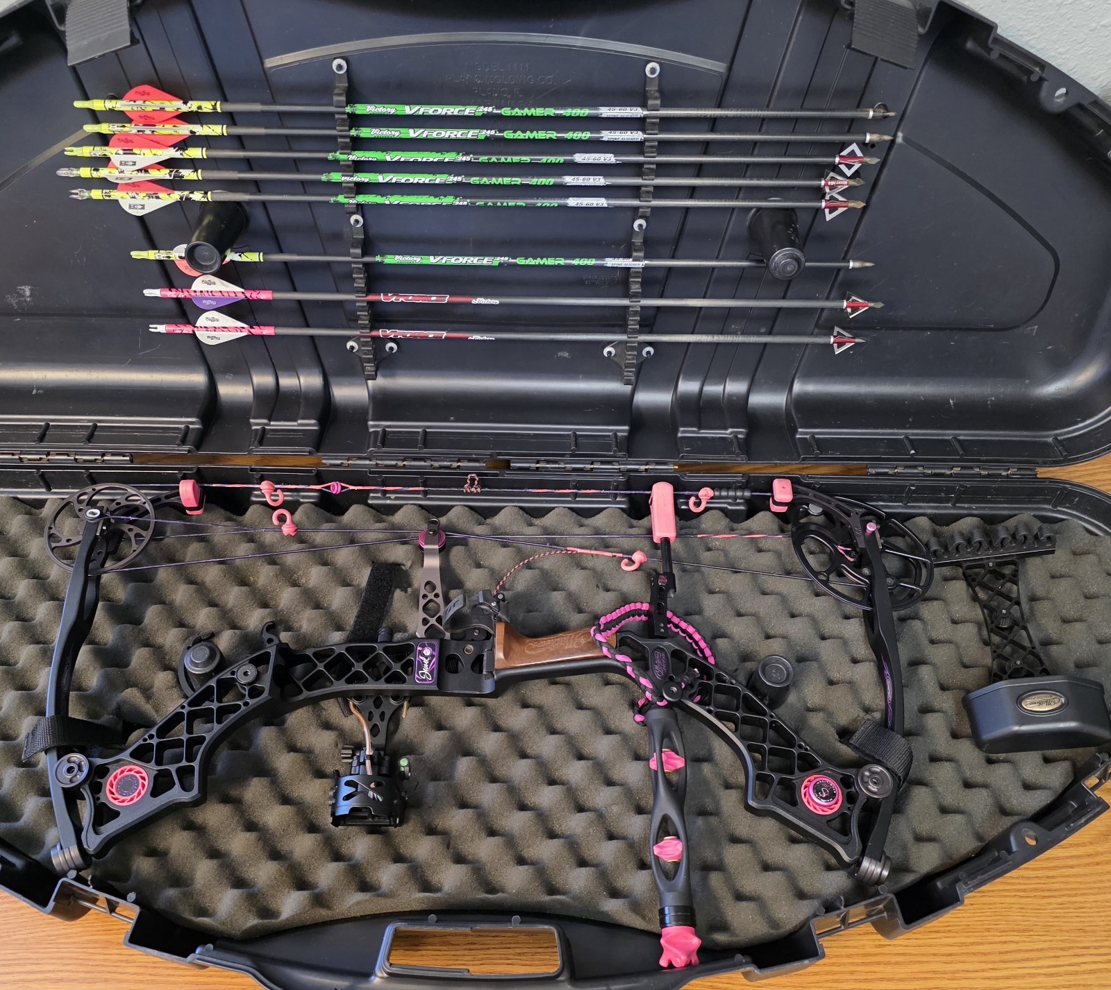 Mathews Jewel high-performance Compound Bow Solo Cam 60/25 Pink & Black 🏹