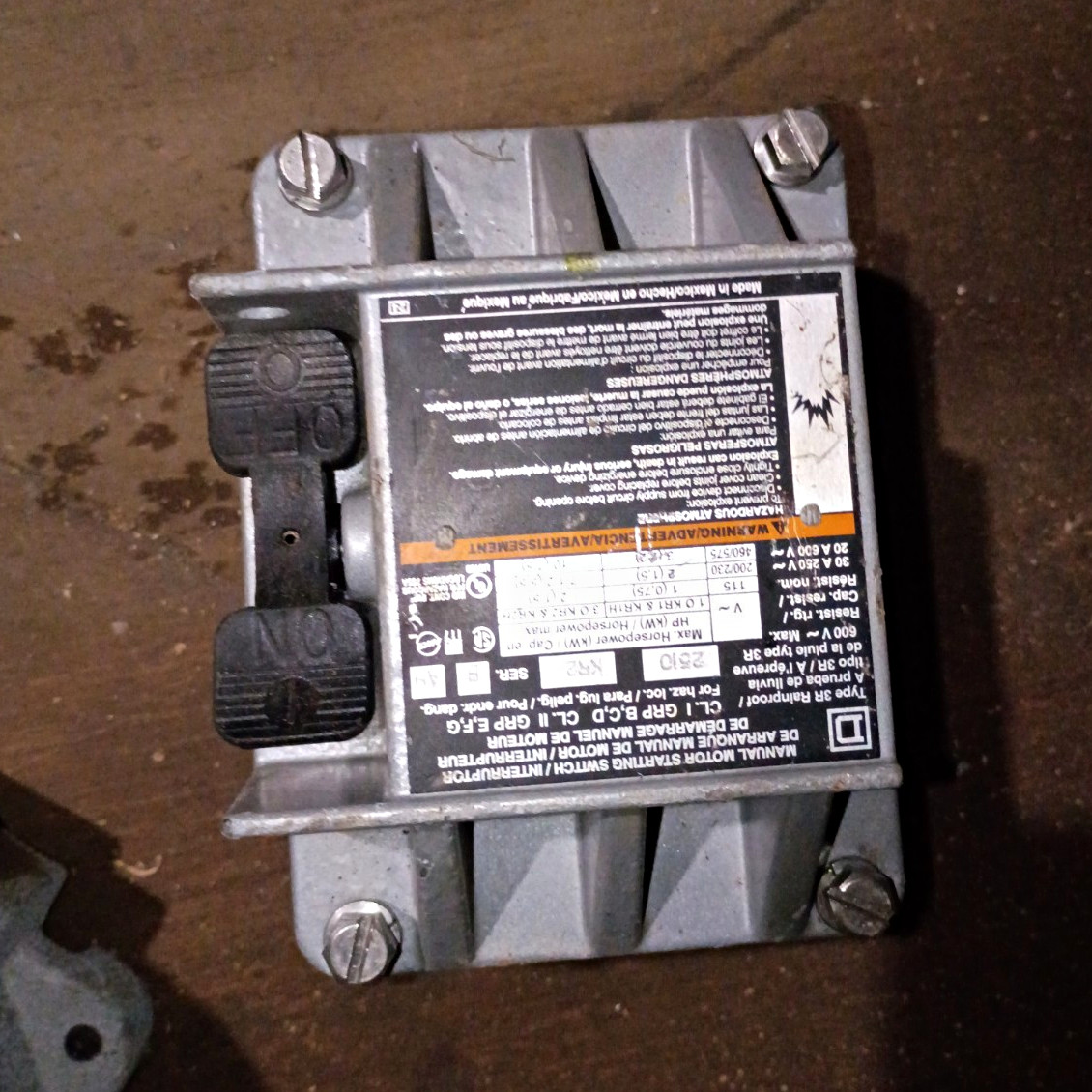 Square D 2510 Manual Motor Starter Enclosure Gray 30A 251-480V AC 3HP