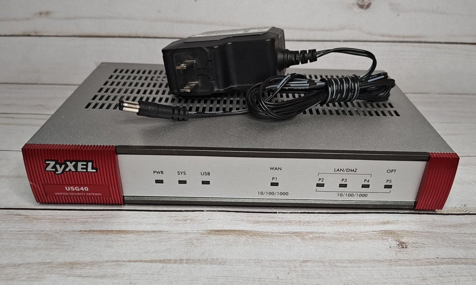 Zyxel USG40 Unified Security Gateway with Power Adapter