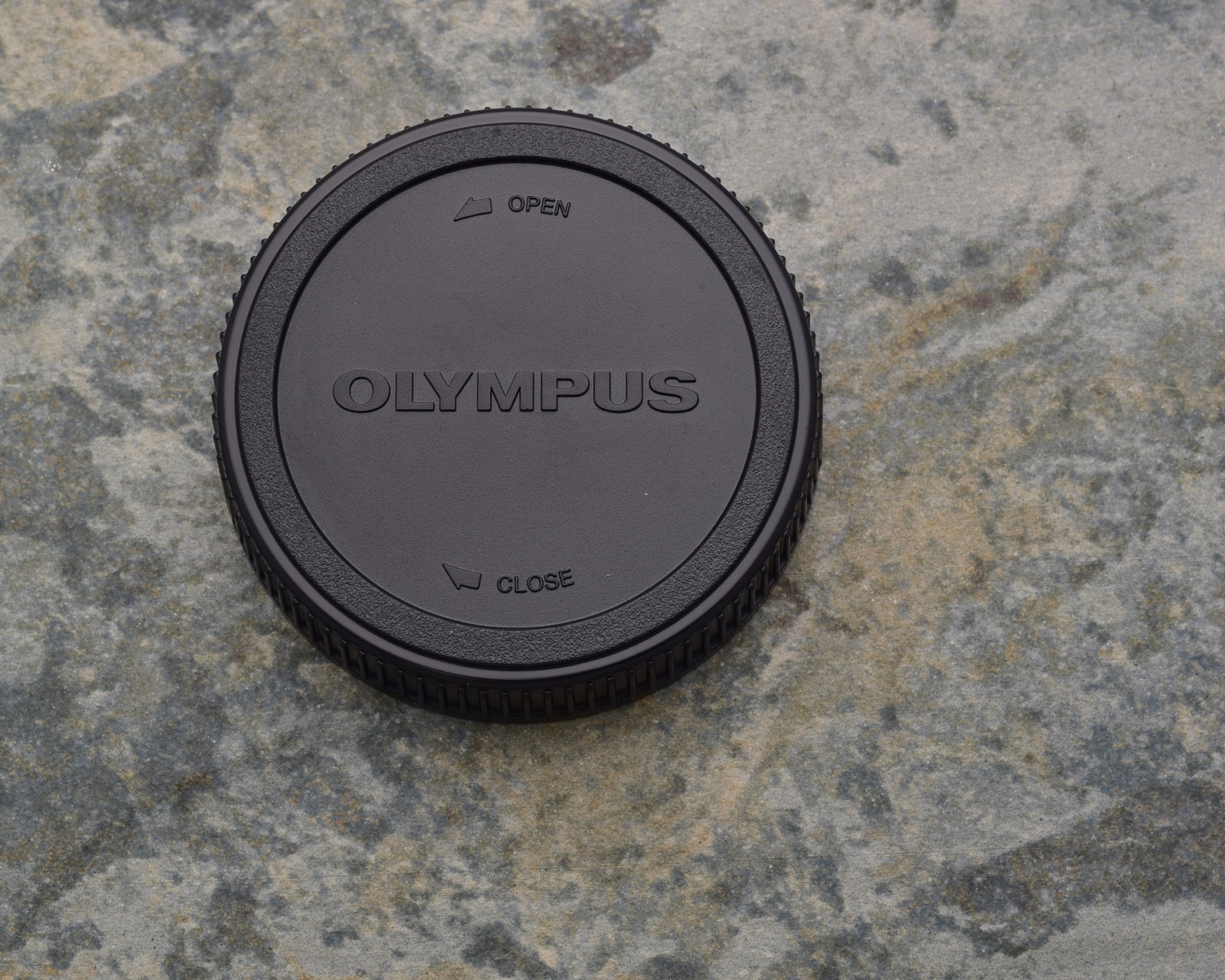 Excellent Olympus LR-1 Rear Lens Cap for Four Thirds System Lenses 4/3 (#1726)