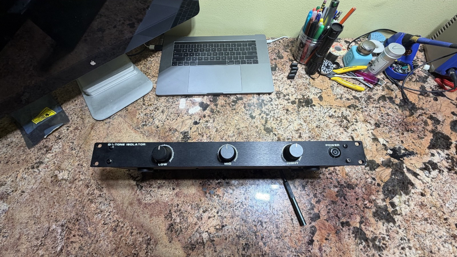 3-Band Frequency DJ Isolator hend Meade