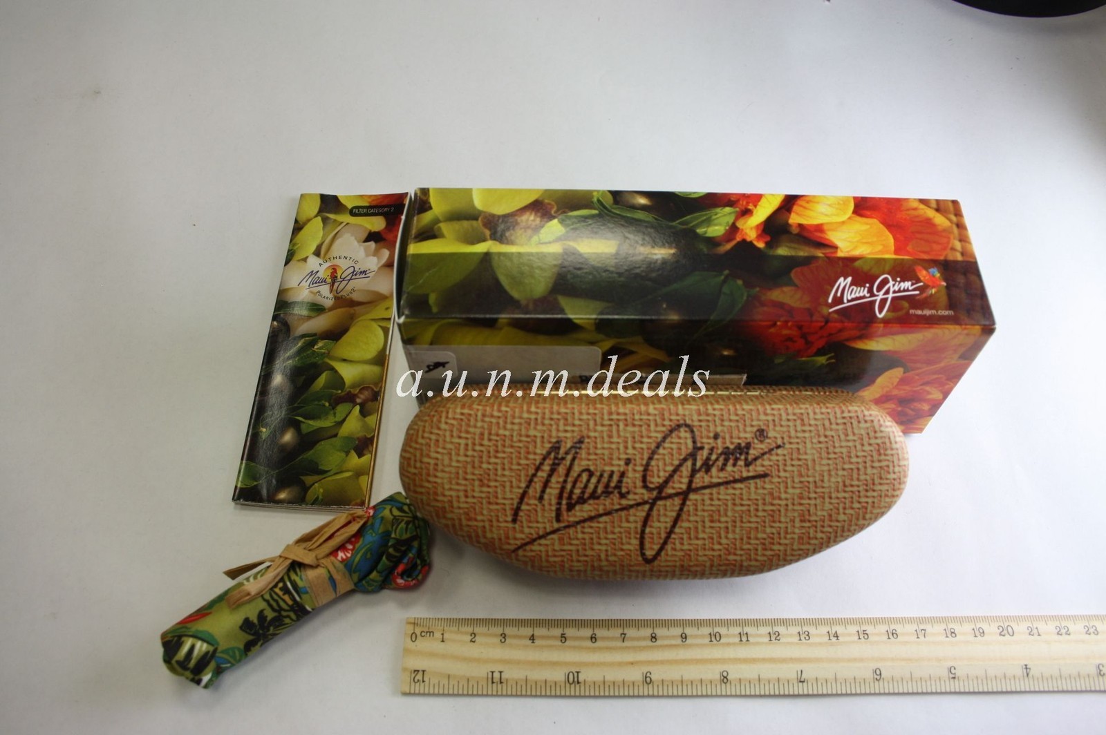 Moui Jim Brown Small with Box &Cleaning Cloth Sunglasses Case (Authentic)