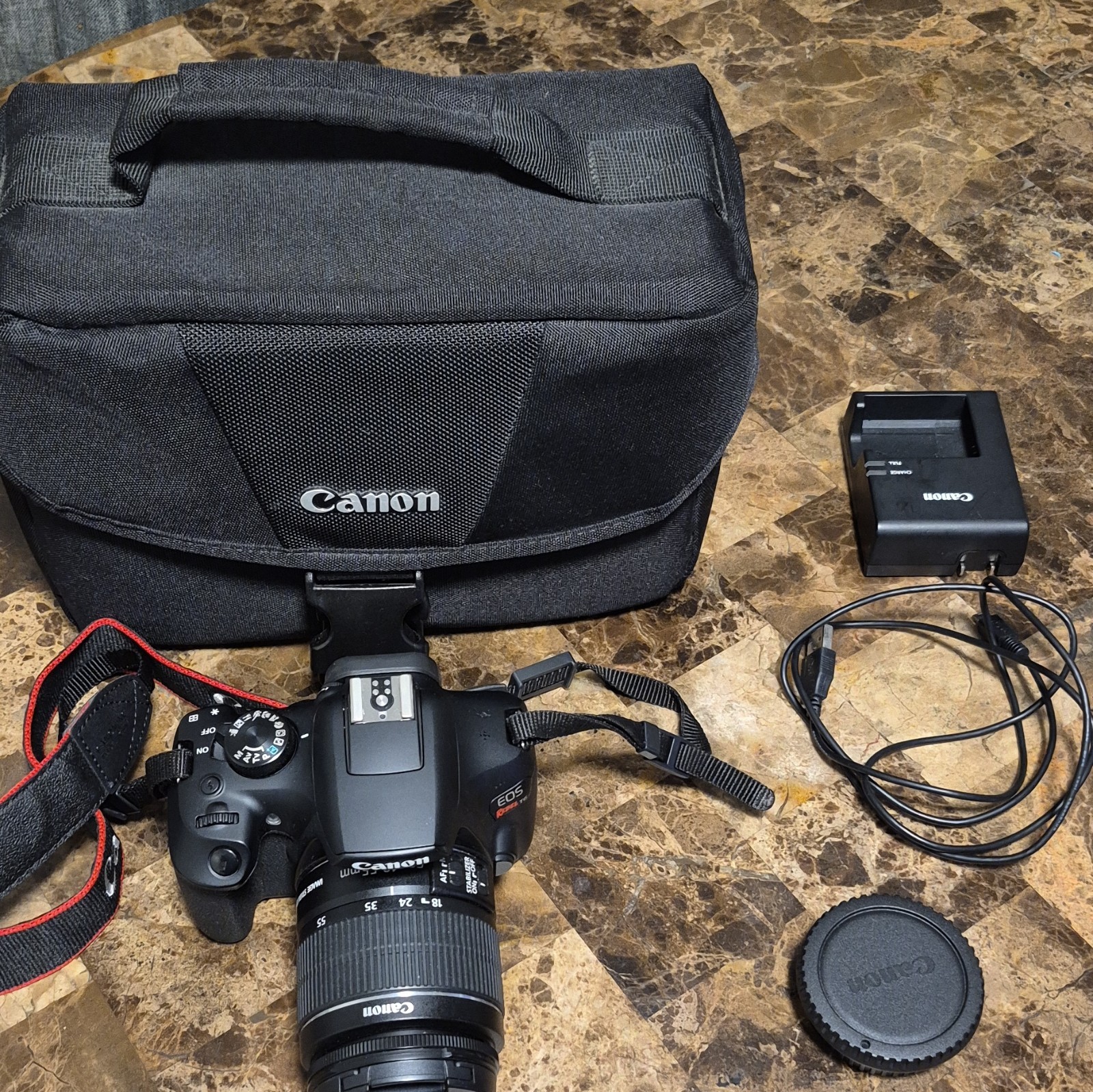 Canon EOS Rebel T6 DSLR Camera Bundle w/ Bag, and Charger