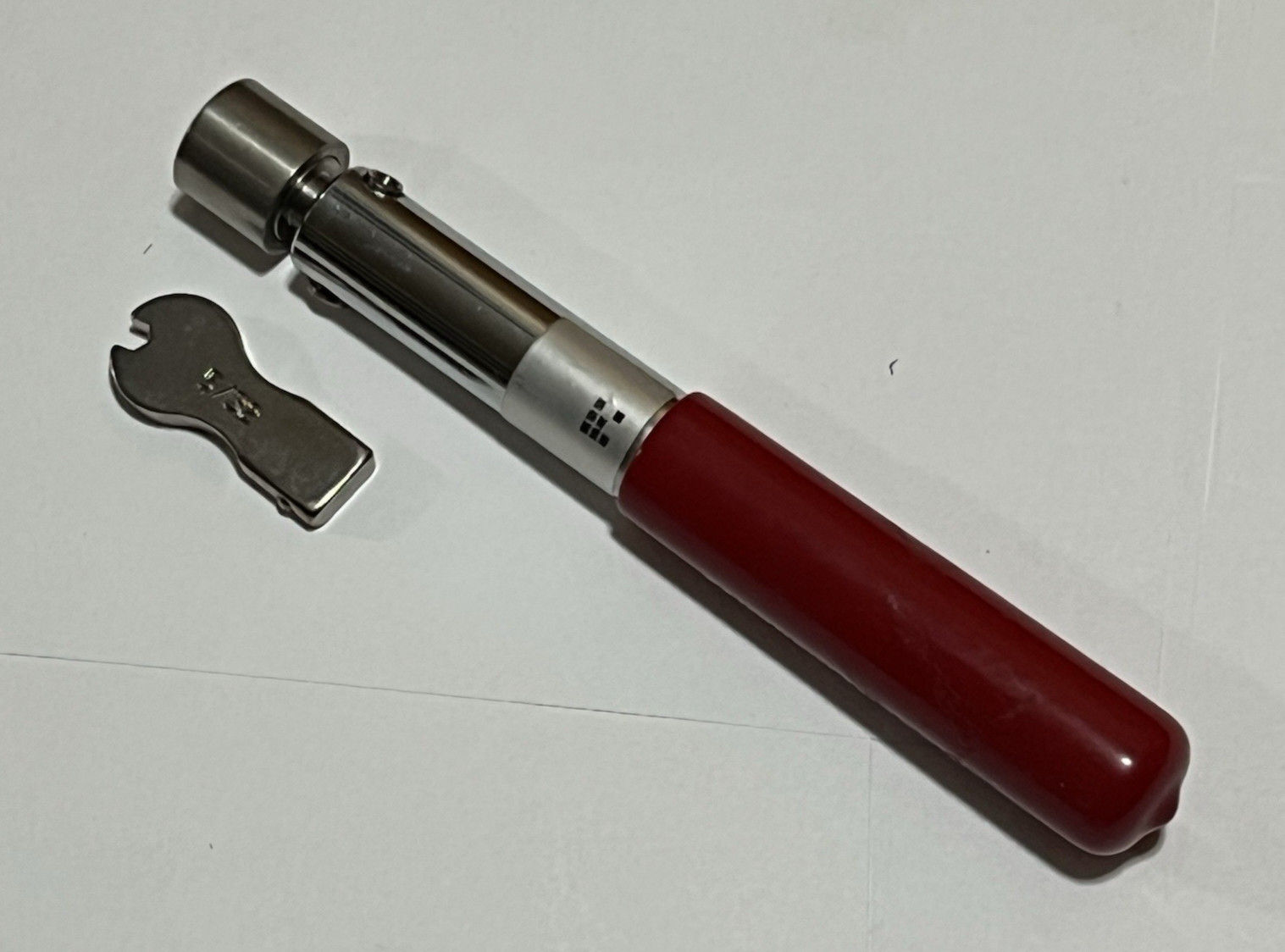 Fairview Seekonk Torque Wrench NC-100 Pre-Set 2 In/Lbs Click Type 5/32 Bit USA