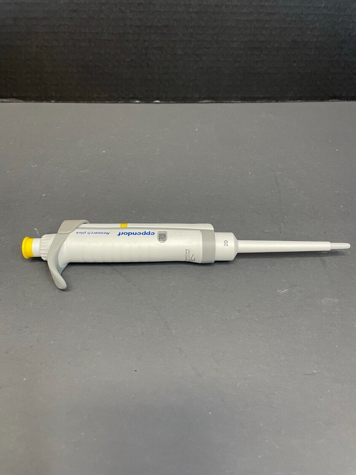 Eppendorf Research Plus Pipette Single Channel 20 ul Adjustable