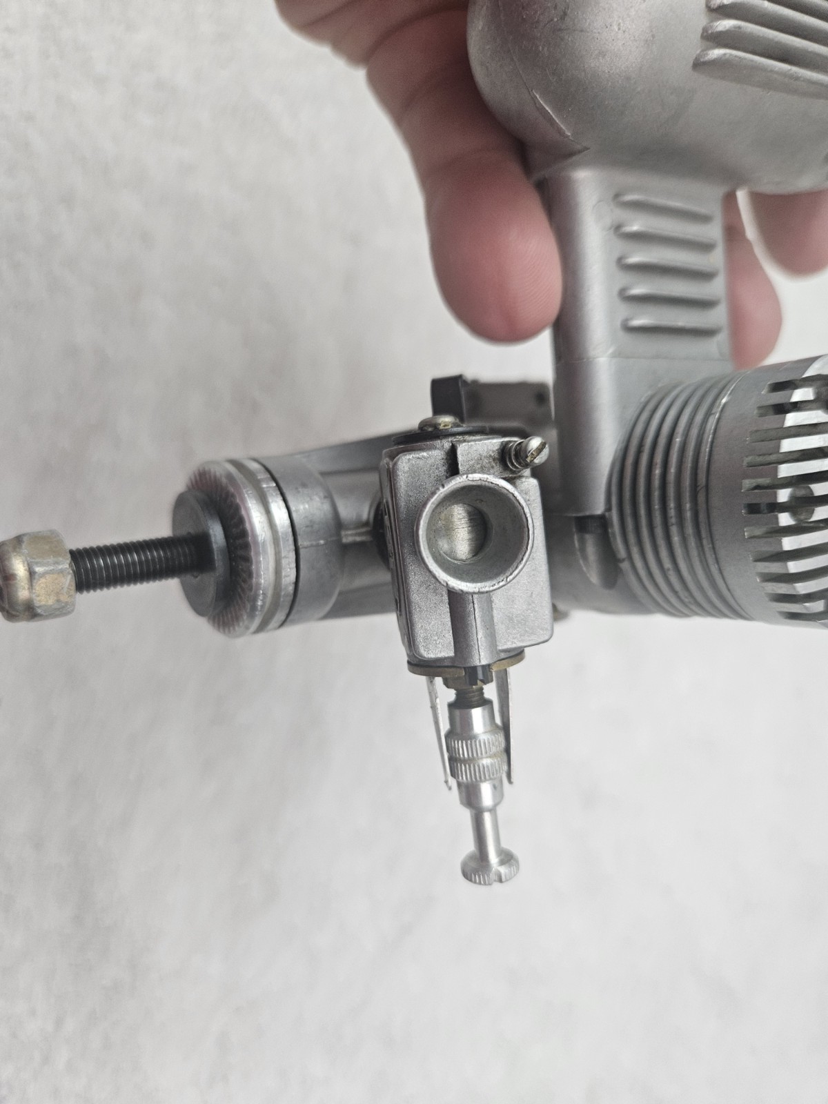 K&B 40 RC ENGINE UNUSED