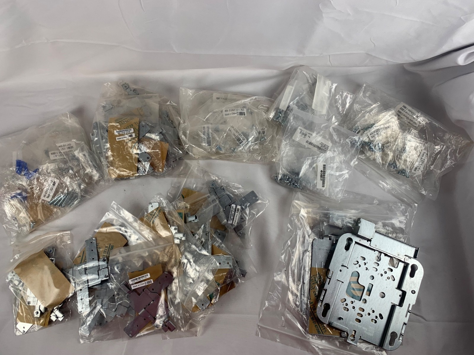 Lot of Cisco AIR-AP-BRACKETs 800-26066-01 Ap-T-Rail-R + Screws