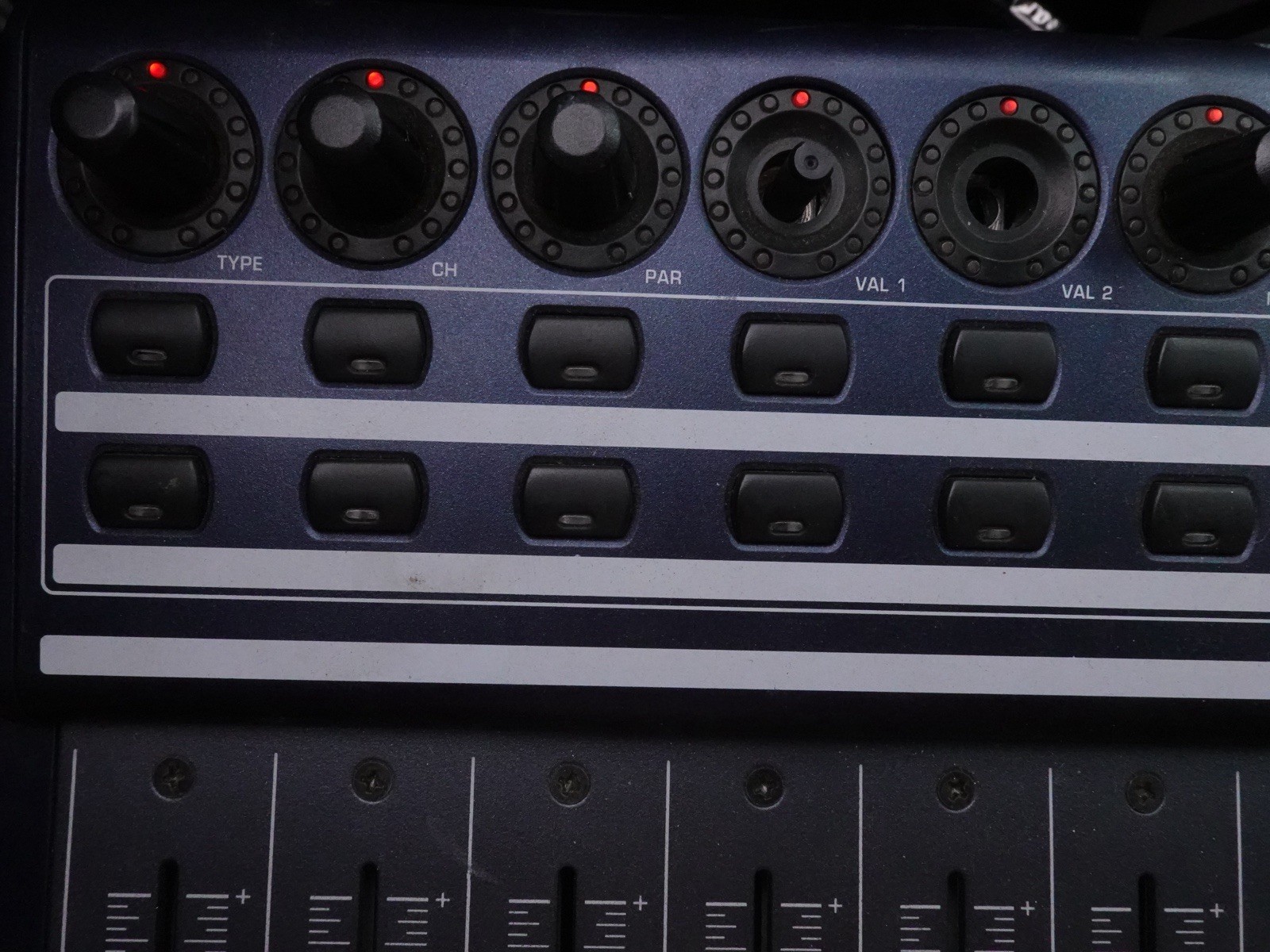 *FOR PARTS* Behringer BControl Fader BCF2000 USB MIDI Controller Motorized Mixer
