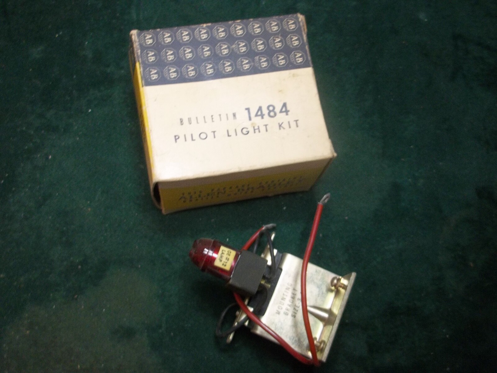 ALLEN BRADLEY 120V Pilot Light Kit Switch Mounted -No 1484-N16- New ~ AisleJ