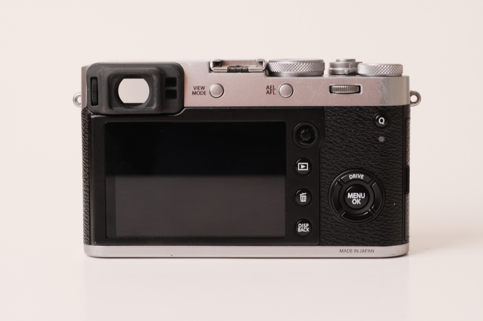 [Excellent] Fujifilm X100F 24.3MP Mirrorless Compact Digital Camera - Silver
