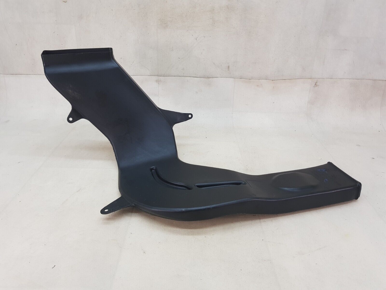BMW M5 F10 11-16 FRONT PASSENGER LEFT NEARSIDE FLOOR AIR DUCT 9113013 #R