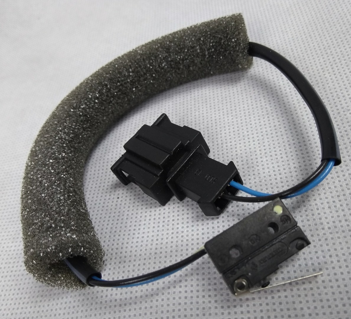 Genuine VW/Audi Microswitch Liftgate 7M0-962-104
