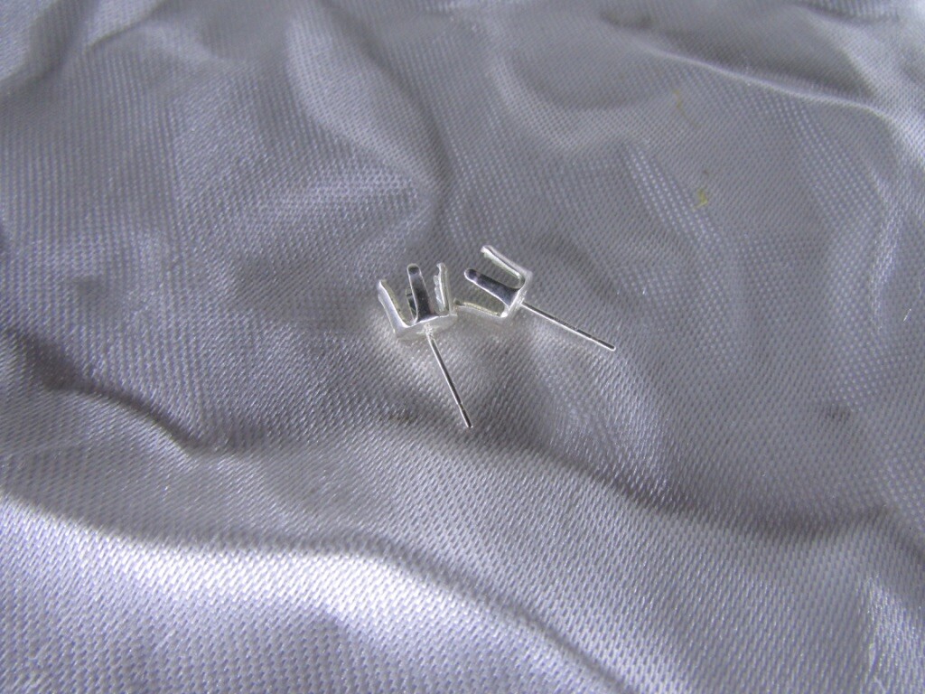 Solid Sterling Silver 6 Millimeter Round (6 prong) Snap-tite Earring Settings
