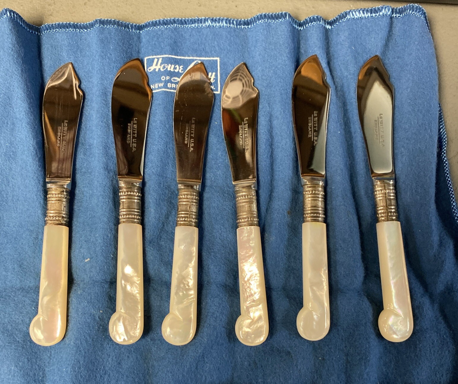 House of Le Witt - Set of 6 Pearl Handled Knives