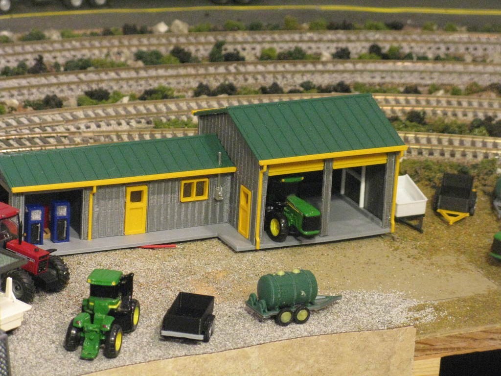 1: 87 HO Scale Implement Service Model Kit 1:87  Kit-Un-Assembled and Unpainted