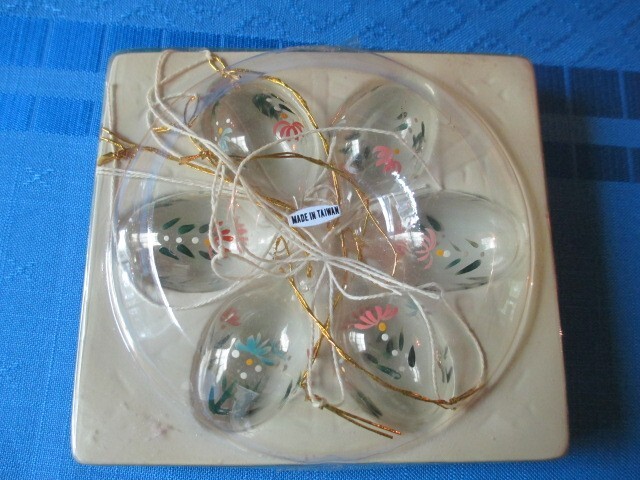 MINATURE GLASS EASTER EGGS