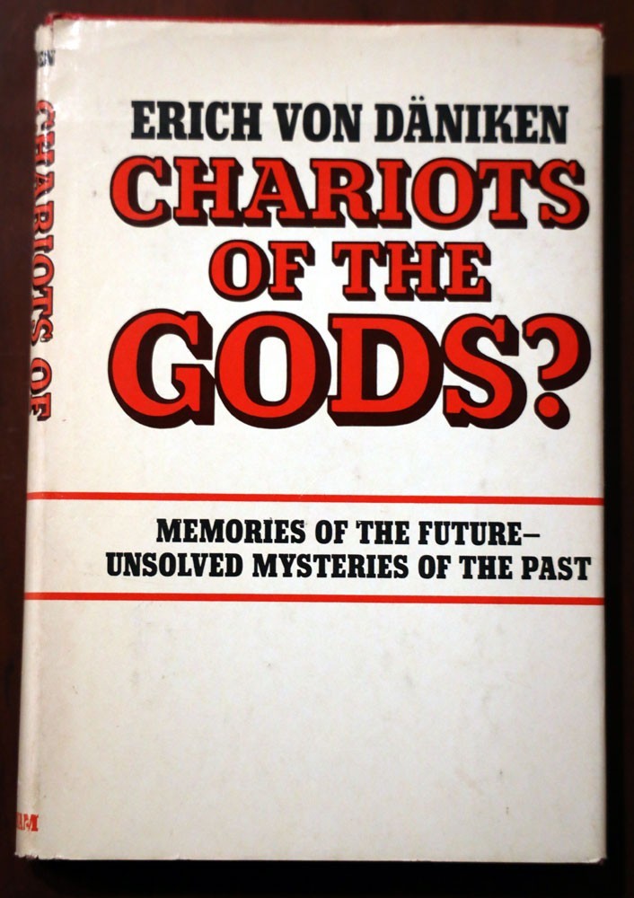 CHARIOTS OF THE GODS? Erich Von Daniken 1969 HC/DJ Space Travel/Aliens/Religion