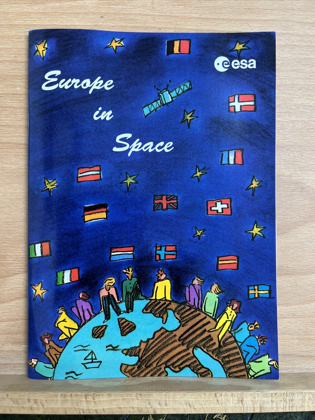 EUROPEAN SPACE AGENCY - Europe In Space - Book 1993 VG Rare