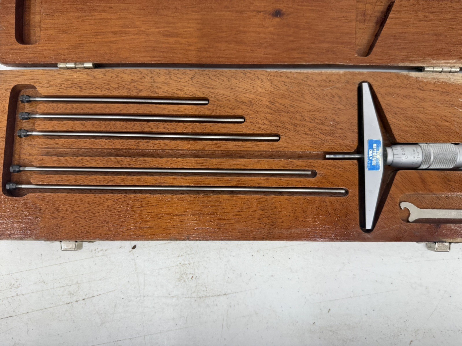 BROWN & SHARPE 0-6" DEPTH MICROMETER X .0001"
