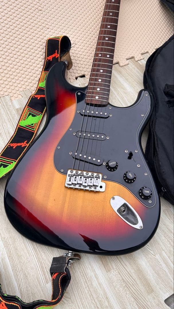 Fender Japan ST72-53 3TS/R Electric Guitar