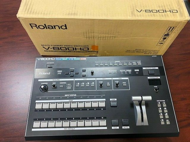 ROLAND V-800HD MULTI-FORMAT SWITCHER, EXCELLENT CONDITION, MANUAL, BOX