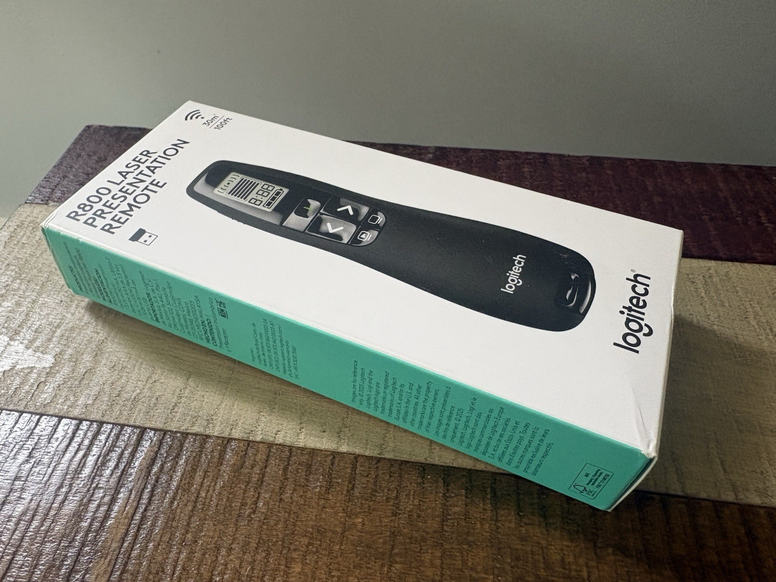 Logitech R800 Laser Presentation Remote 910-001350 - NEW