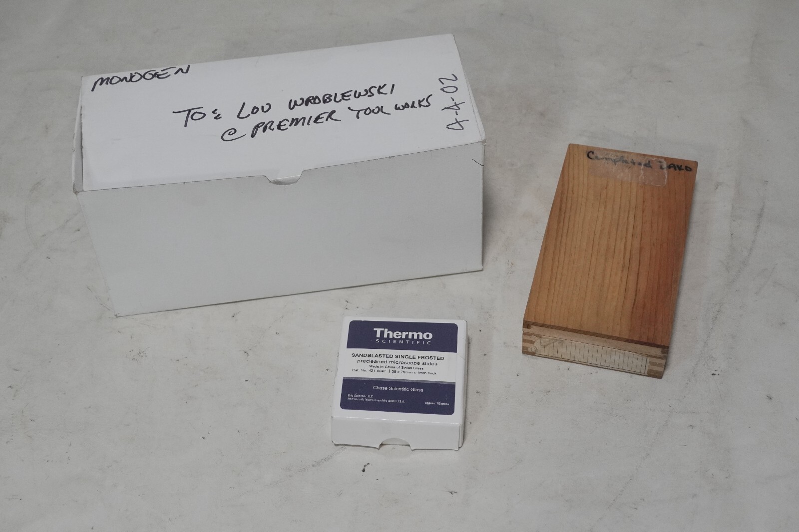Lot of Thermo and Fisherbrand microscope slides, wooden slide holder as pictured