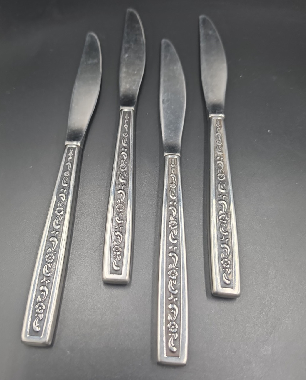 Oneida Vntg Fernwood Dinner Knives 9-1/4" Stainless Lot of 4