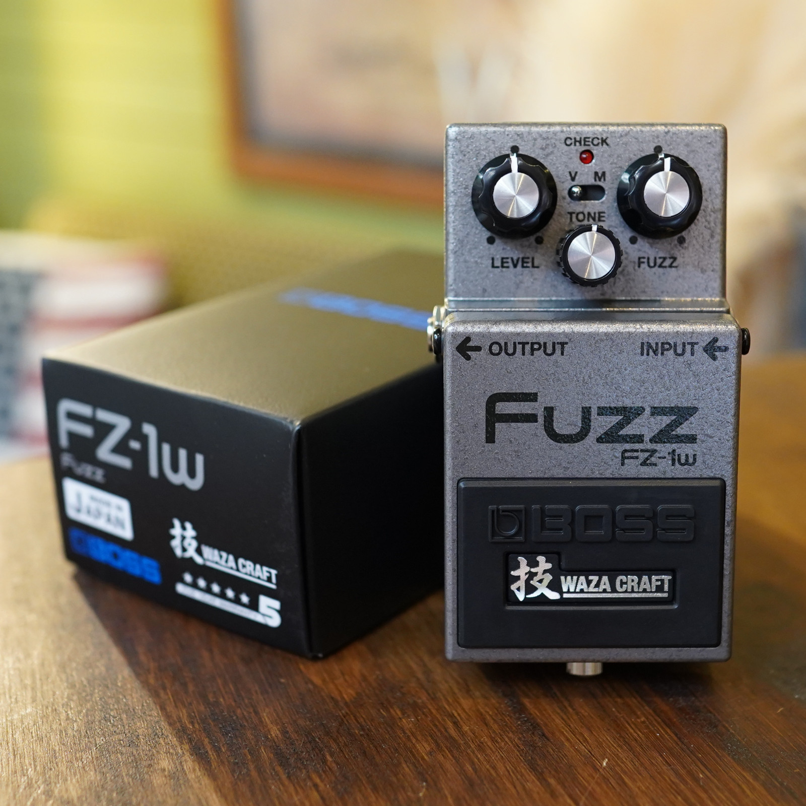 BOSS FZ-1W Fuzz WAZA CRAFT Vintage Moden Guitar Effects Pedal